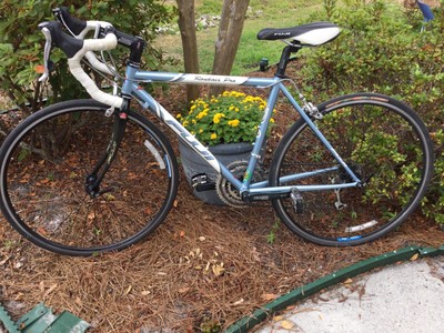 Bicycles Fuji Roubaix 1 Nelo S Cycles