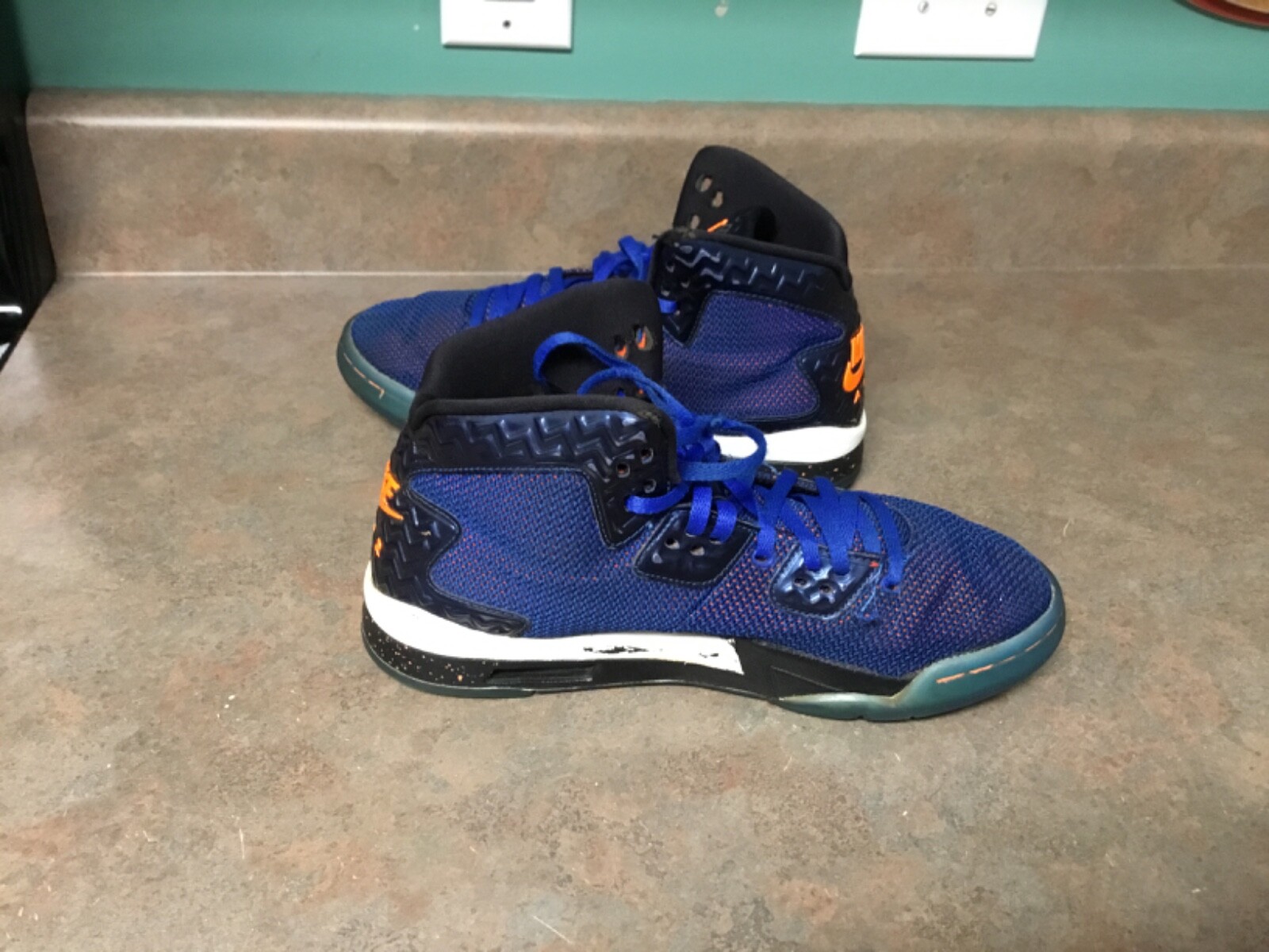 SARAFINE 2個 NIKE AIR JORDAN SPIKE FORTY 40 GG 811121-017 Boys Size 7Y