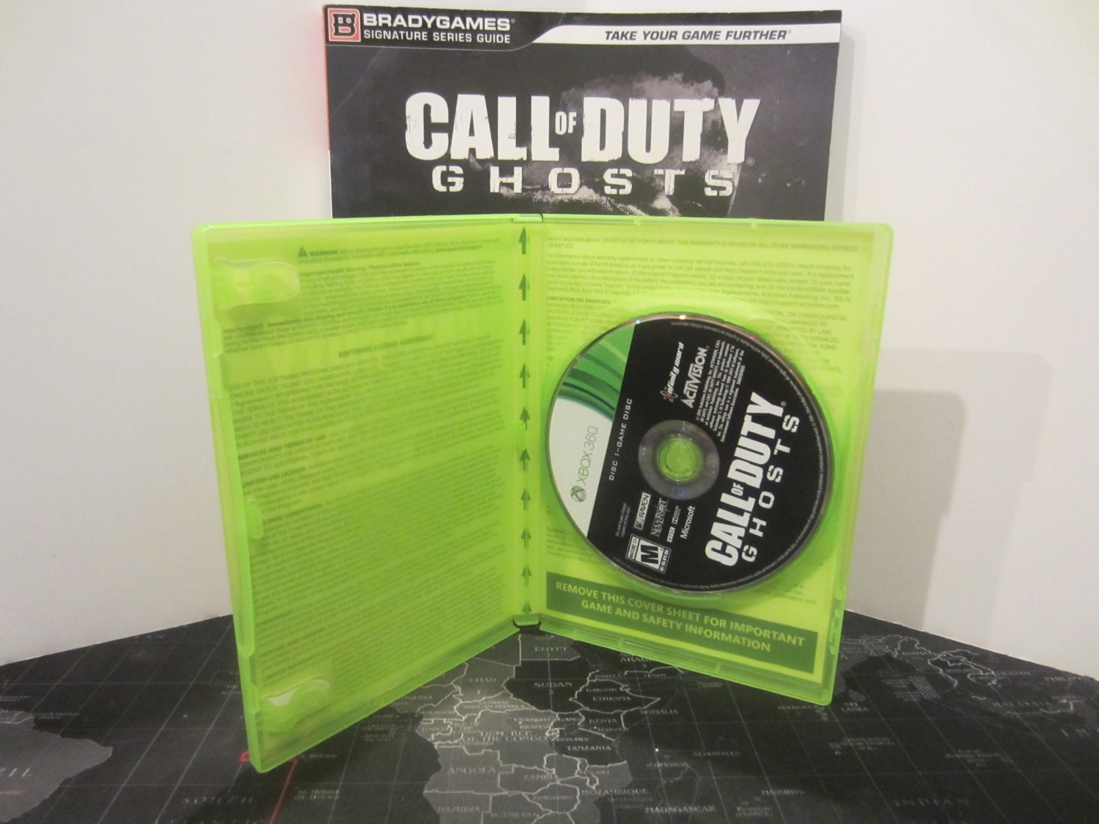Xbox 360 Call of Duty Ghosts & Bradygames Signature Series Guide Bundle