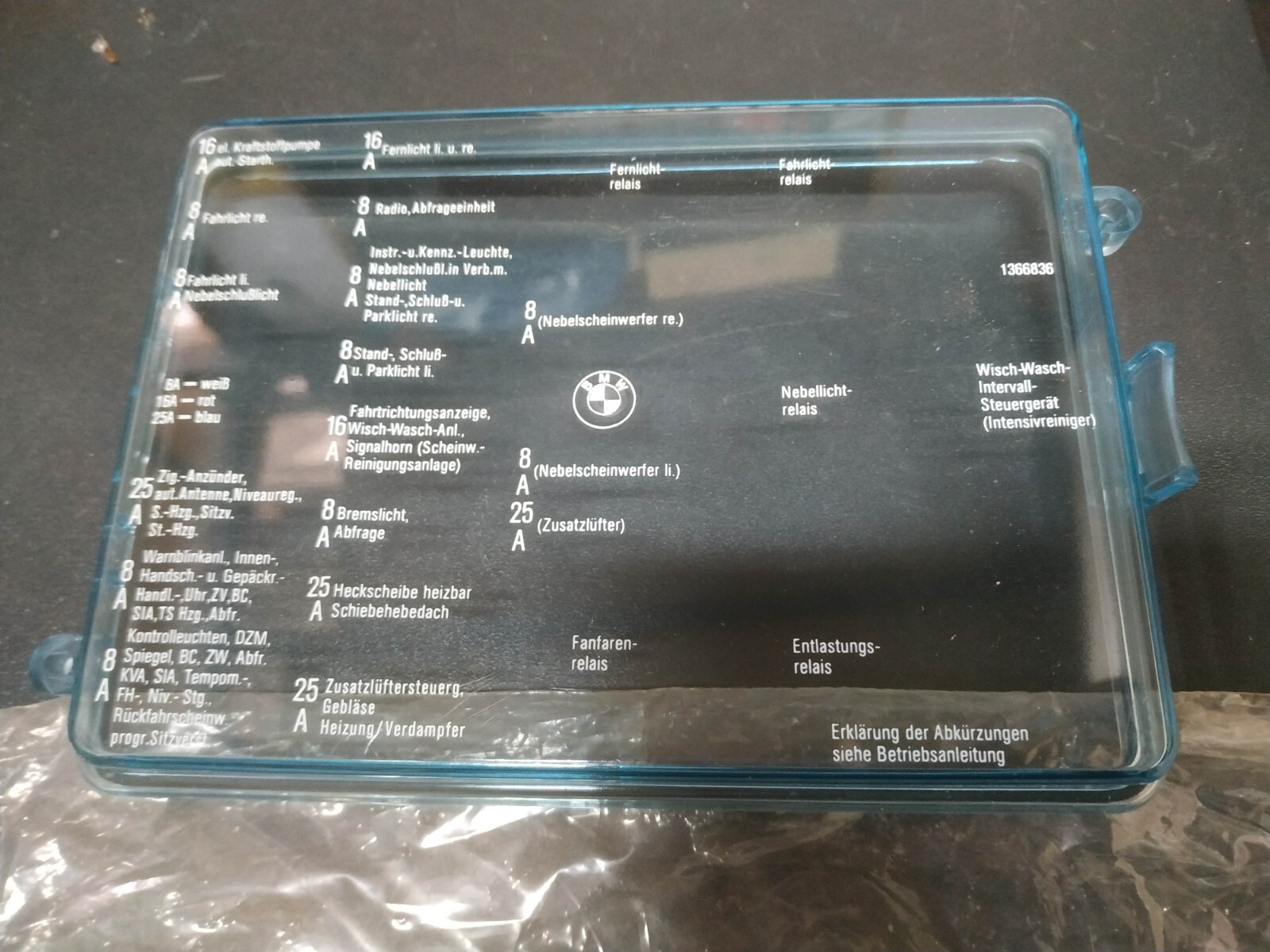 Mページ　e28 BMW E28-E24-E23 fuse box cover (DEUTSCH) !NEW! NLA GENUINE