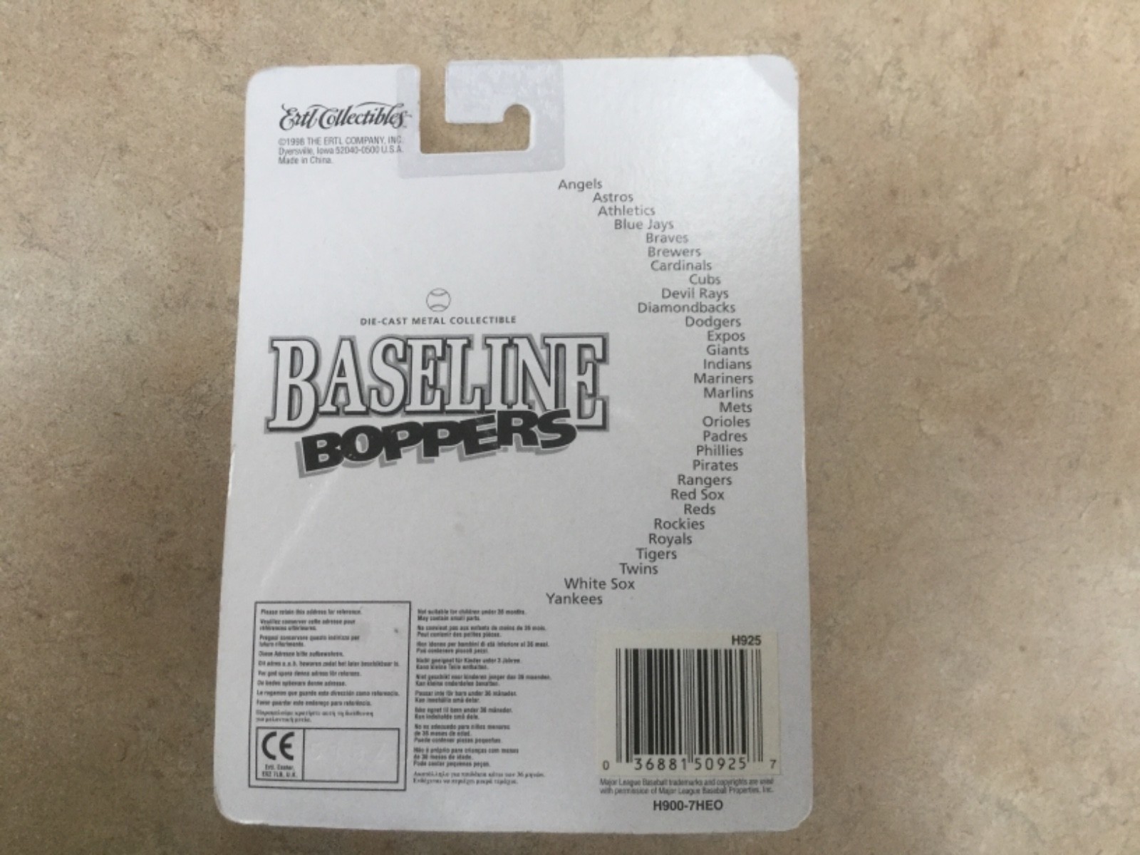 New 1998 Ertl Die-Cast Collectible Baseline Boppers. Seattle Mariners