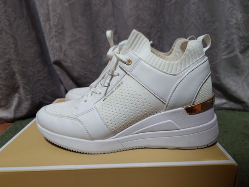 MICHAEL KORS ホワイト/イエロー スニーカー Michael Kors Cosmo Maddy Athletic Shoe - Little Kid / Big