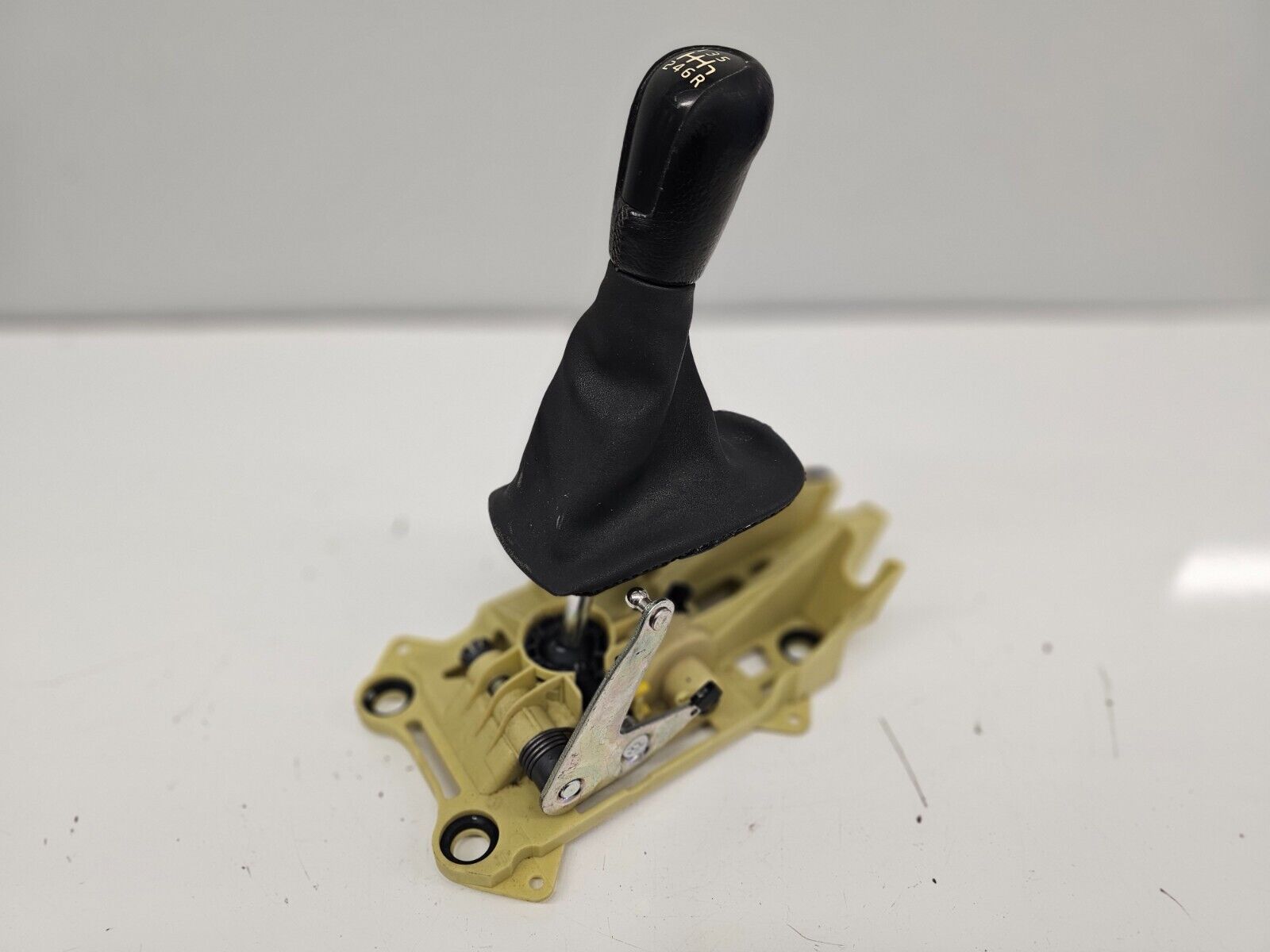 05-12 Volvo C70 C30 S40 V50 6spd Manual Shifter Assembly 05-12 Volvo C70 C30 S40 V50 6spd Manual Shifter Assembly