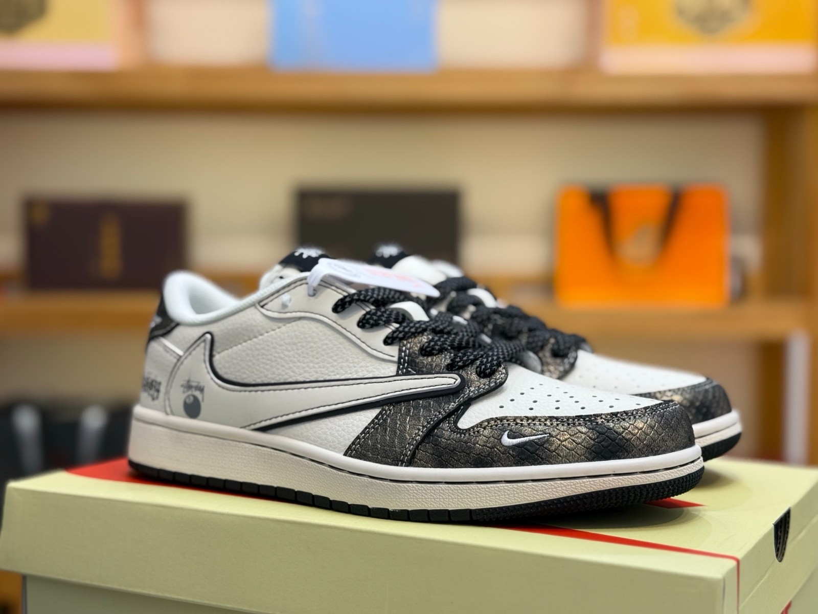 Nike AJ1 Low OG SP Custom 'Lucky 8' Travis Scott x Stüssy