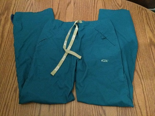 Iguana scrub set!! Sm top/xs bottoms!! Green