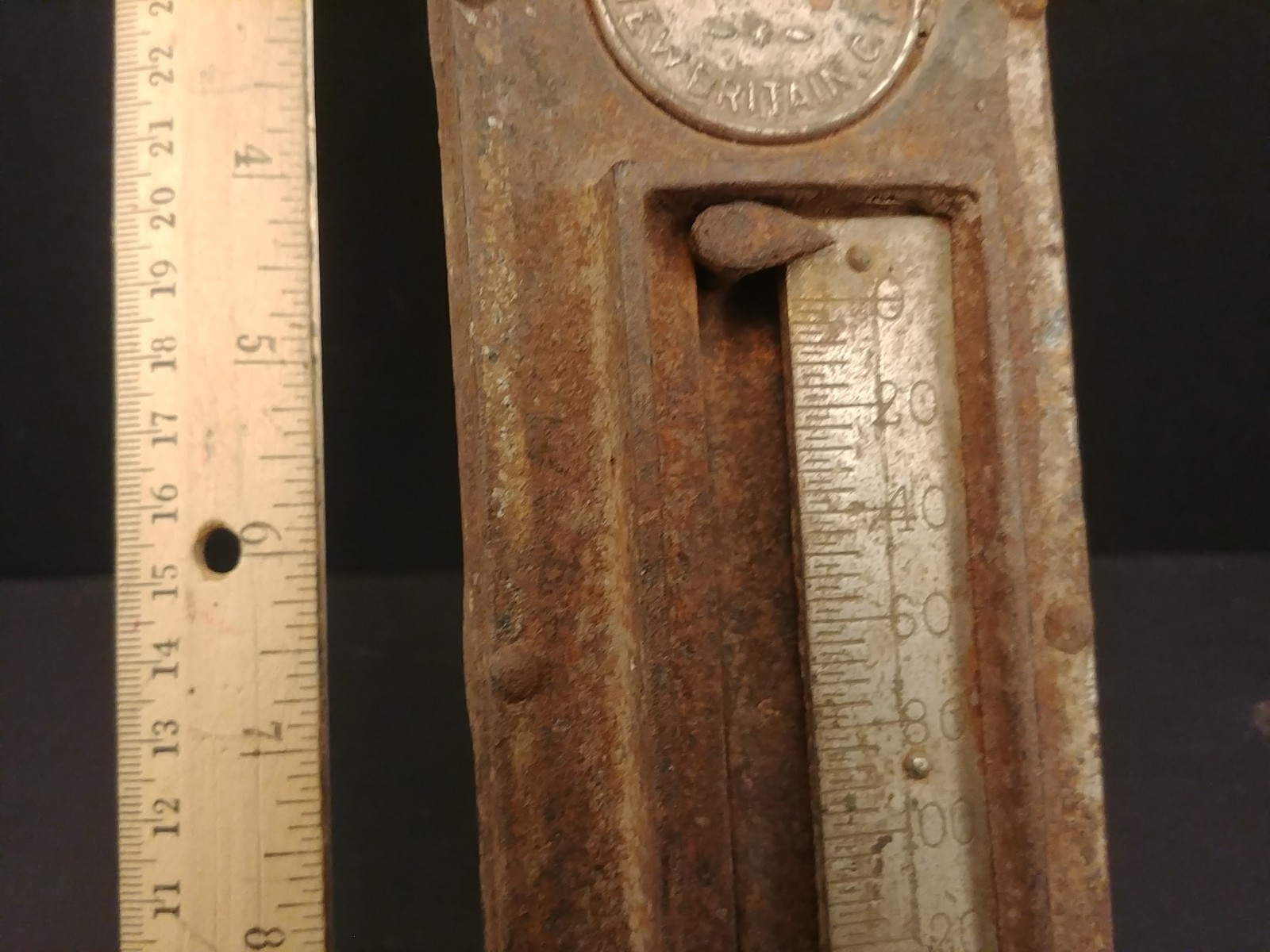 Vintage 200 lb Capacity Lander's Frary Clark Hanging Scale Metal Ring Hook