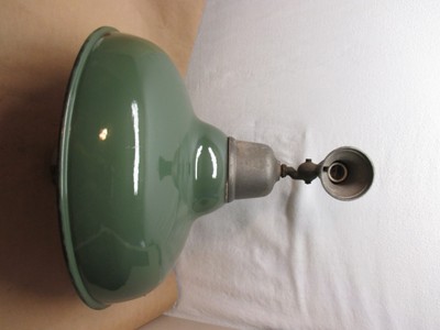 VINTAGE REVERE SERVICE/GAS STATION LIGHT WITH 20