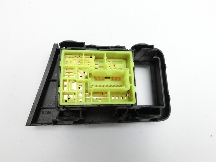 Nissan NV200 09-21 Spiegelverstellung Aussenspiegel Schalter Nissan NV200 09-21 09.08.2012 25570CT01B BJ06A gebraucht Vorschau 4