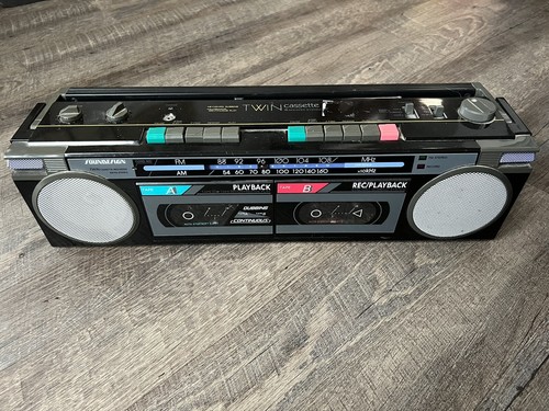 Vintage Soundesign Twin Cassette 4 Speaker AM/FM Boombox Vintage Soundesign Twin Cassette 4 Speaker AM/FM Boombox