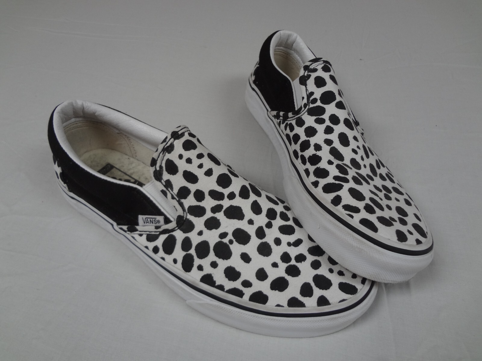 white polka dot vans