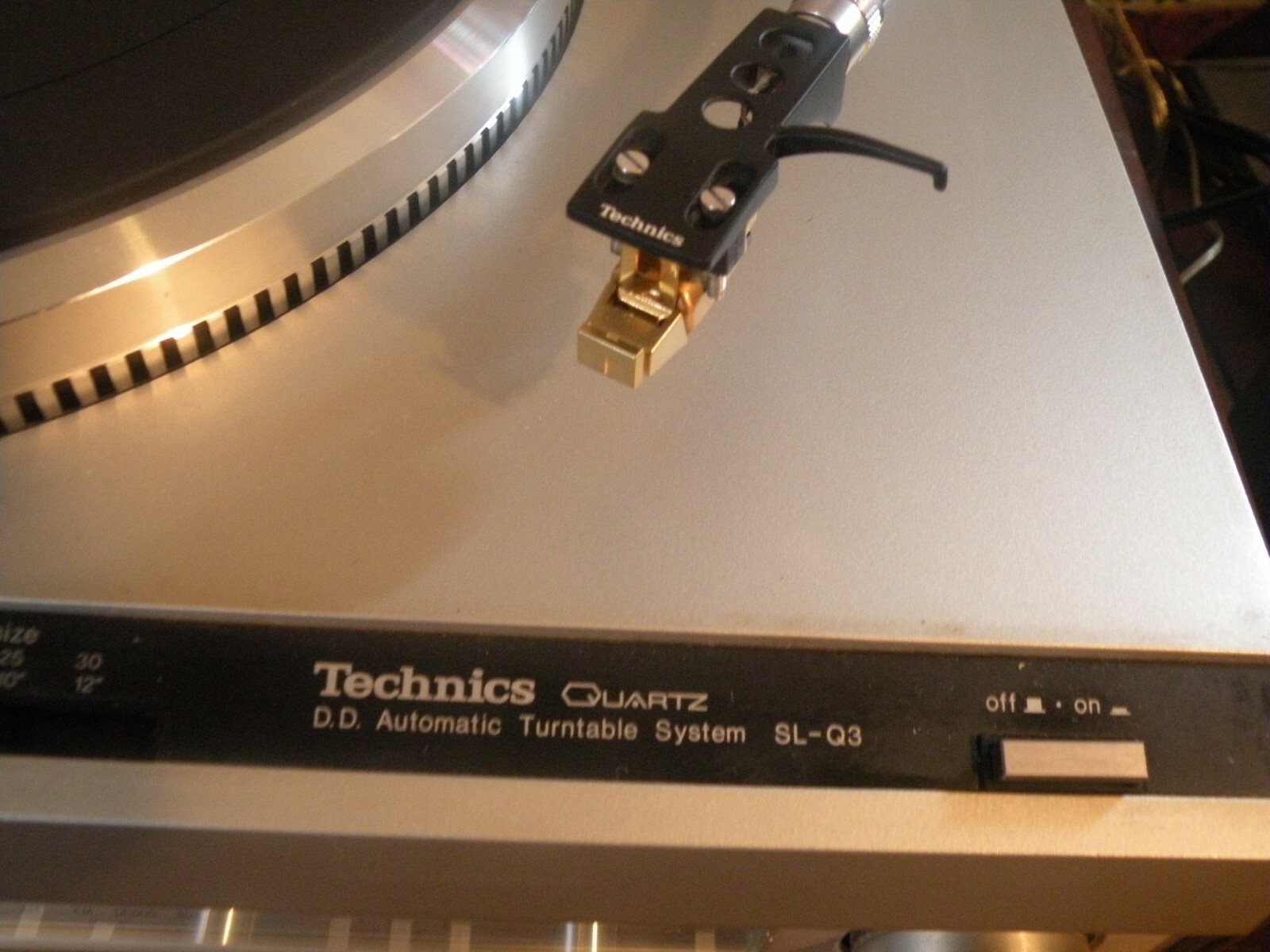 Vintage Technics Quartz DD SL:-Q3 Turntable
