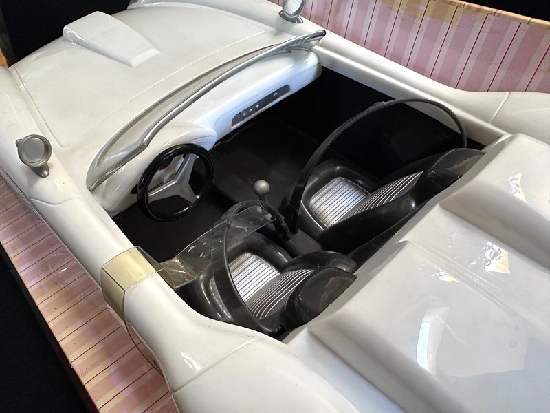 MGA BRATZ World White Convertible Cruiser Maserati Roadster - 17