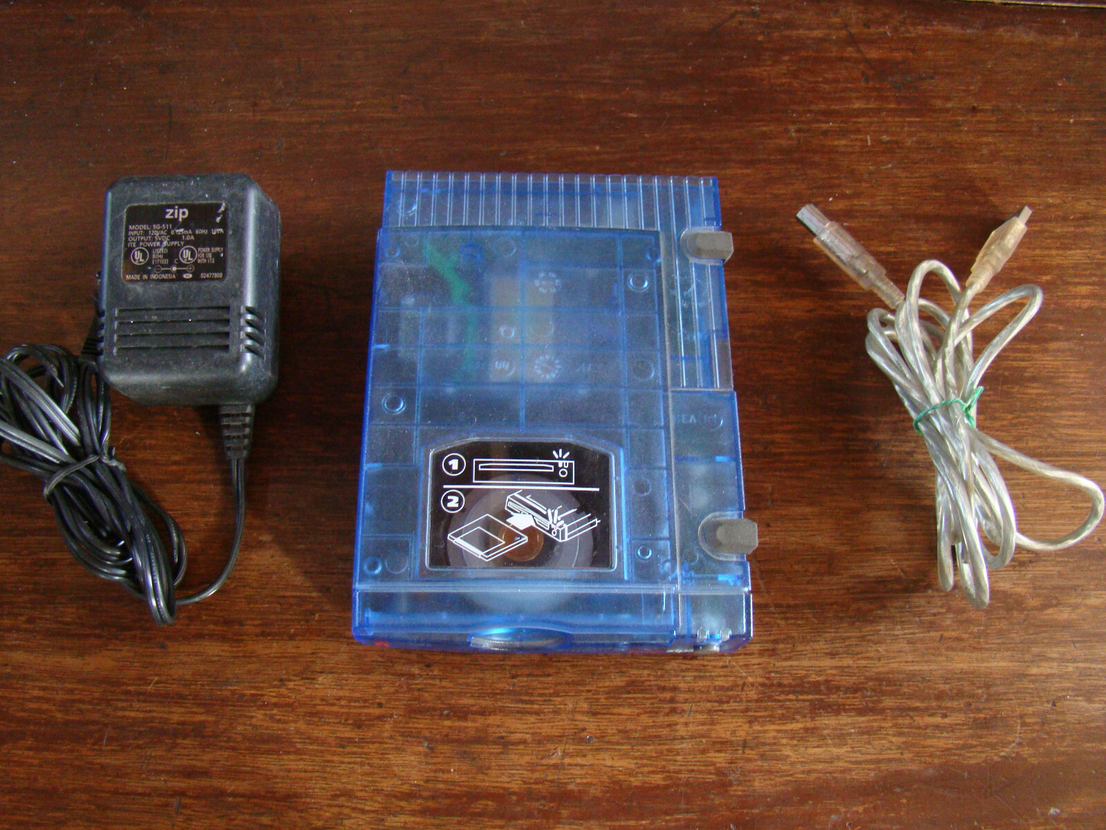 Zip 100 USB External Drive with Adapter & USB Cable