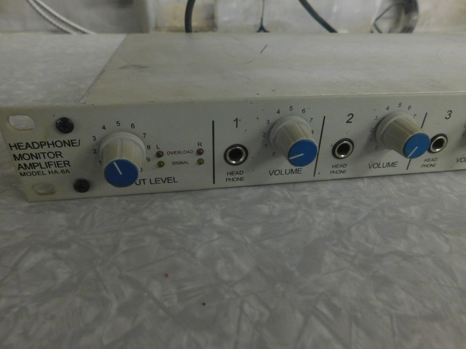 Furman HA-6A Rackmount 6-Channel Studio Headphone & Monitor Amplifier