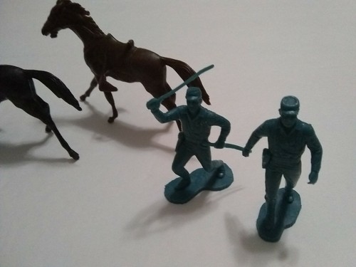 MARX FORT APACHE 7th Calvary 54 MM  soldiers and horses vintage military playset