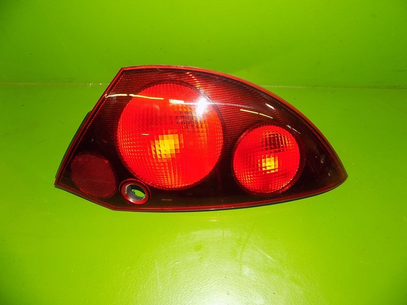 00 01 02 03 04 05 Eclipse OEM passenger right rear tail light lamp