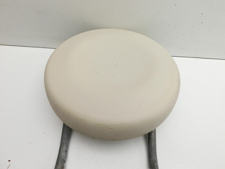 Fiat 500 07-15 Kopfstütze für Fahrer Sitz Rechts oder Links Vorne Fiat 500 07-15 04.03.2008  gebraucht Vorschau 2