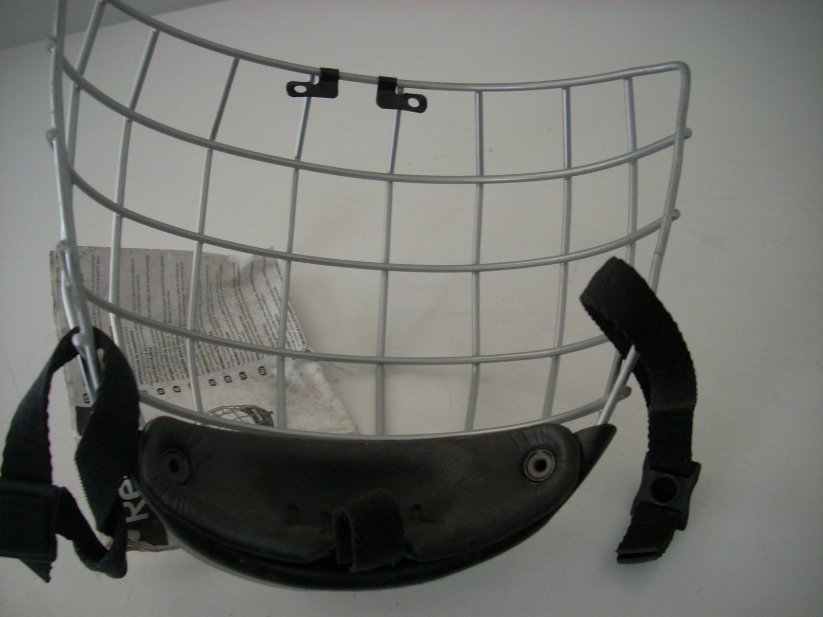 REEBOK 5K Hockey Helmet Cage large new