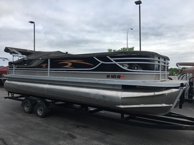 2011 CREST 2563 CARIBBEAN CP3 WITH 250 HP - HURRY WILL GO FAST! TEXT NOW!