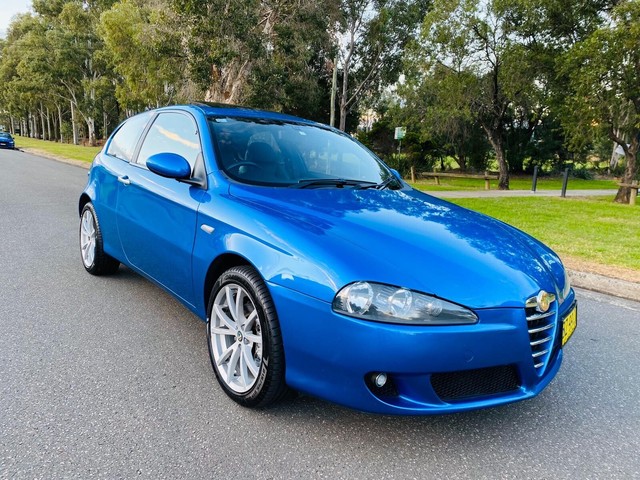 Alfa romeo hatchback