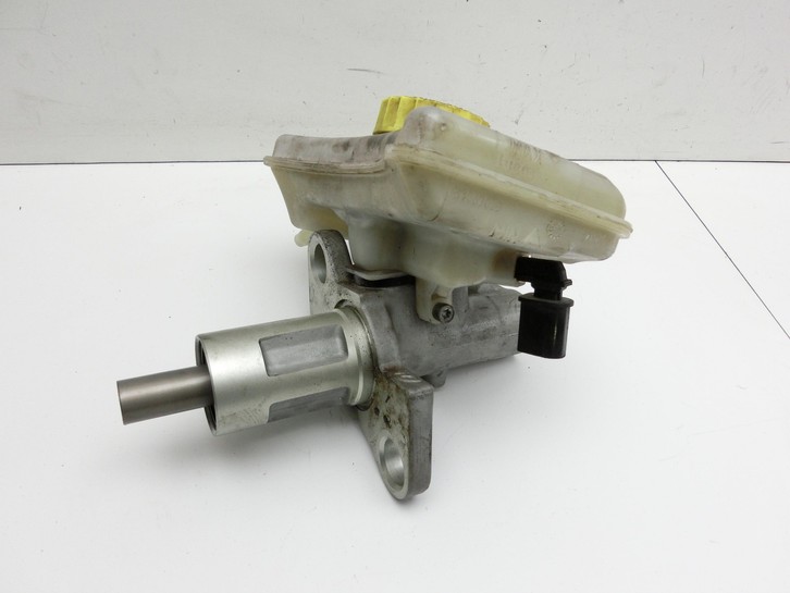 Audi A4 8E B7 04-08 Hauptbremszylinder Bremszylinder Audi A4 8E B7 04-08 12.07.2006 8E0611021 gebraucht Vorschau 2