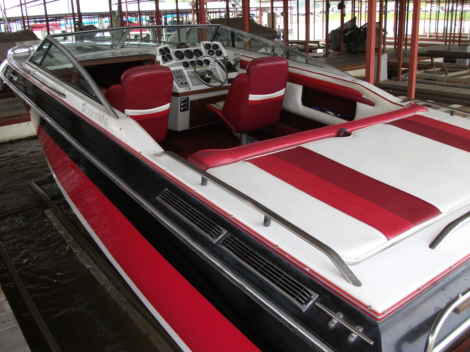 1988 Four Winns Liberator