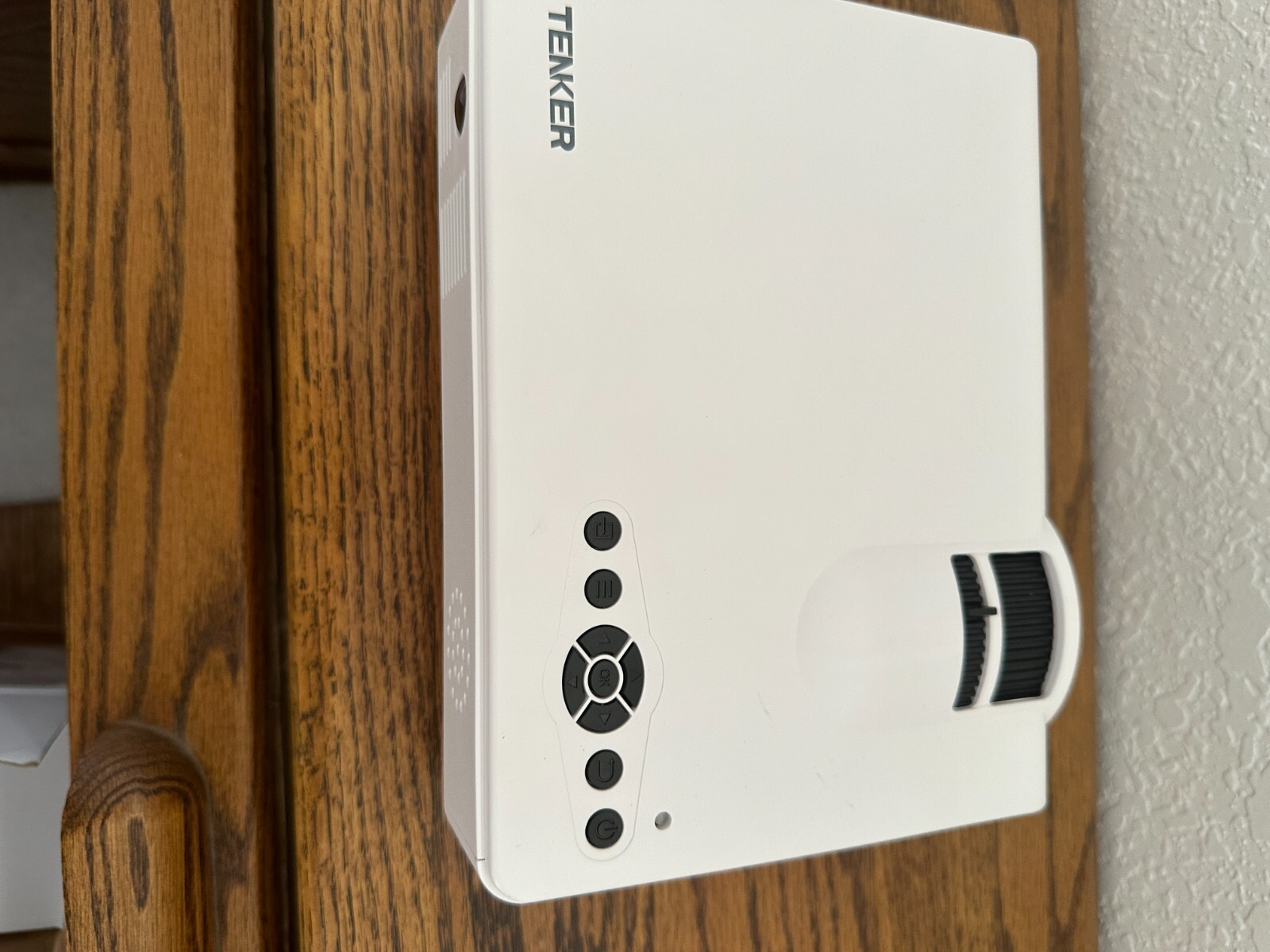 TENKER Upgraded 1500 Lumens Q5 LCD Mini Projector For Laptop Andriod Cell Phone