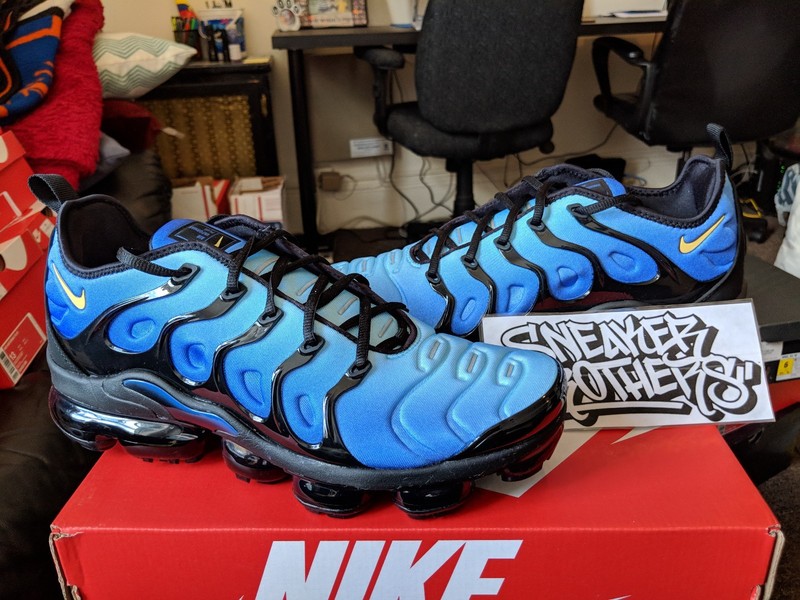 nike air vapormax plus hyper blue
