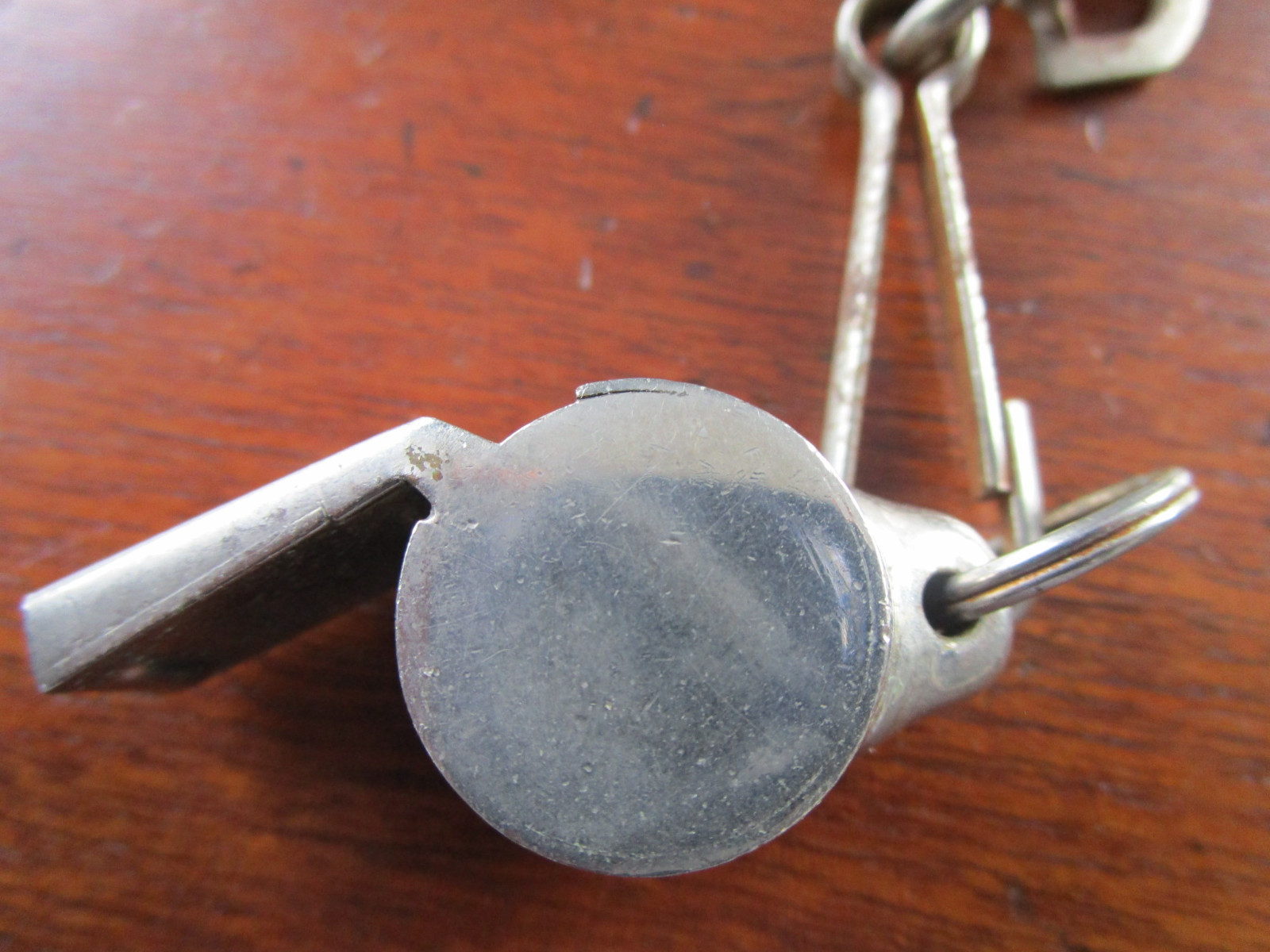 THE ACME THUNDERER POLICE STYLE VINTAGE WHISTLE