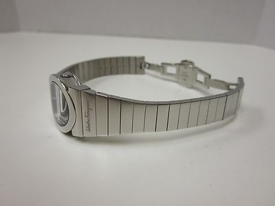 Pre-owned Ferragamo Women F70sbq9999i S099 Gancino Black Diamond Dial Steel Bracelet Watch In Silver
