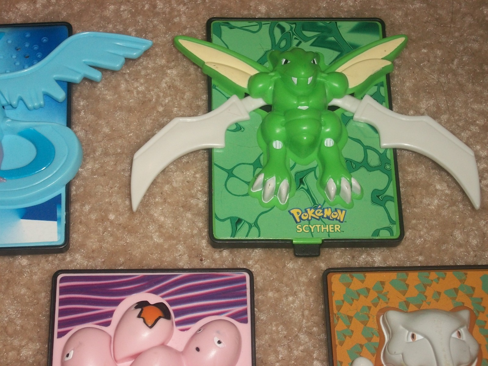 Lot POKEMON 2000 Nintendo Pikachu Scyther Marowak Exeggcute Articuno Cards TOYS