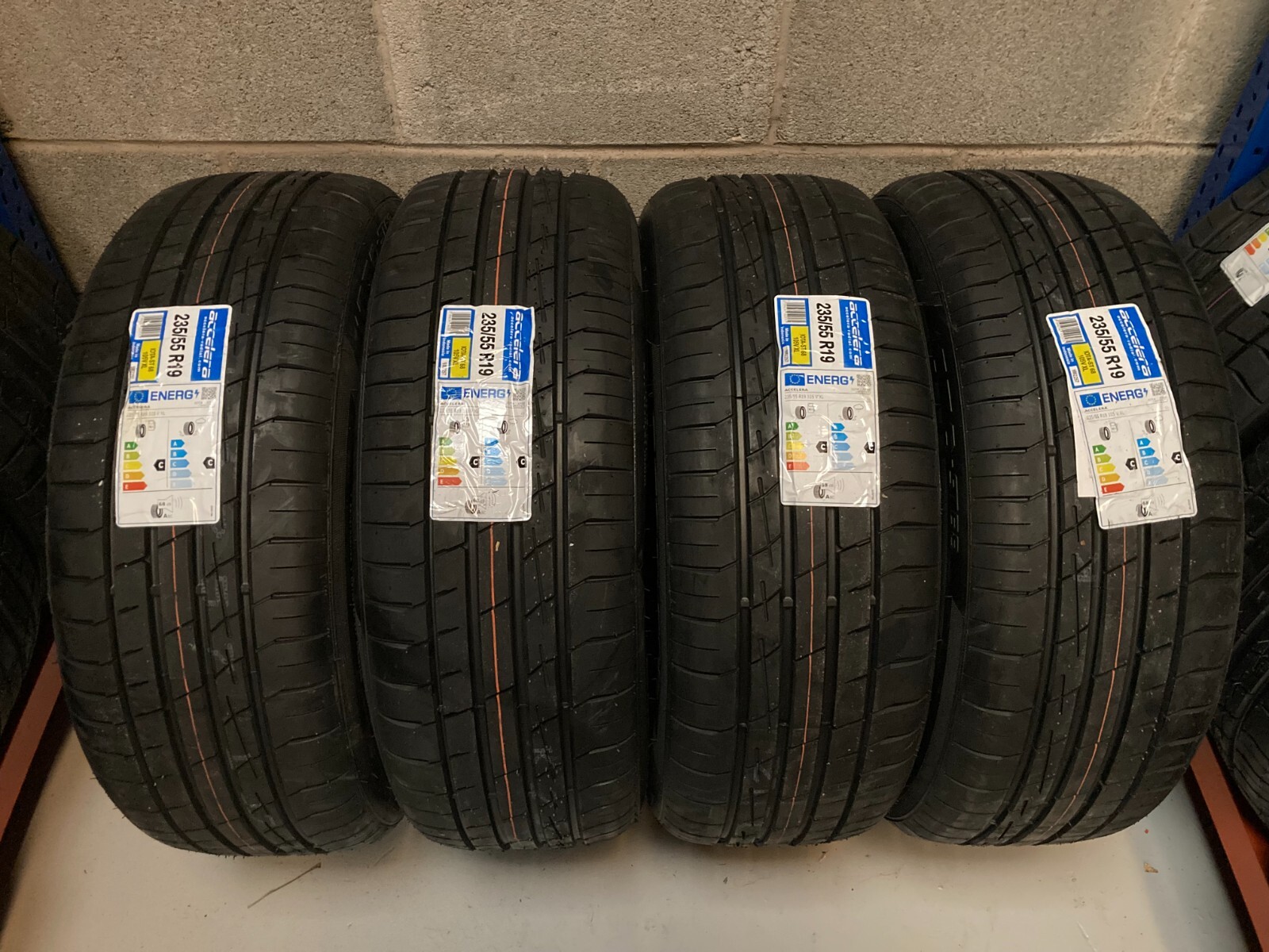 TRISTARトSPORT POWER SUV 235/55R18 100V Amazon.com: CROSSMAX 235/55R18 100V XL CHTS-1 600AB All