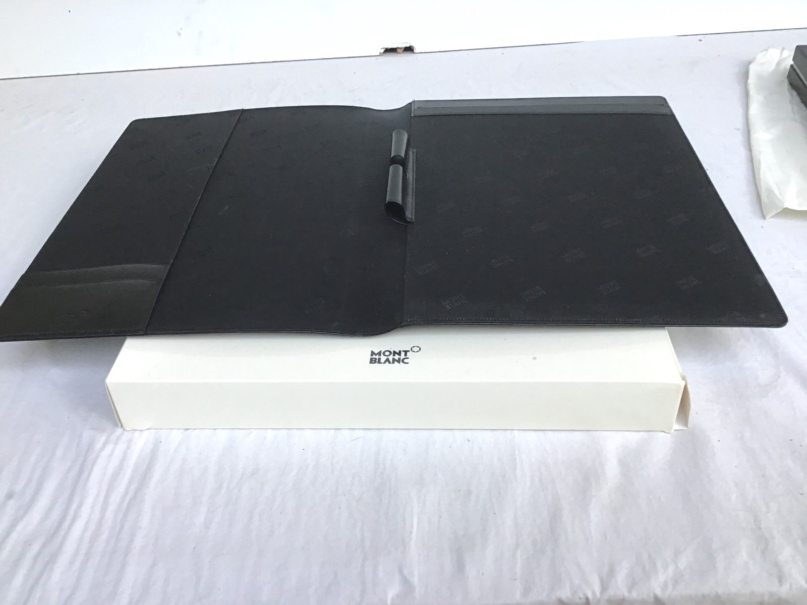 NEW  MONTBLANC MEISTERSTUCK A4 BLACK LEATHER NOTEPAD HOLDER/ CONFERENCE FOLDER