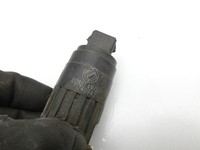 Fiat 500 07-15 Waschwasserpumpe Wischwasserpumpe Waschpumpe Vorne Fiat 500 07-15 04.03.2008  71740942 D283149 gebraucht Vorschau 4