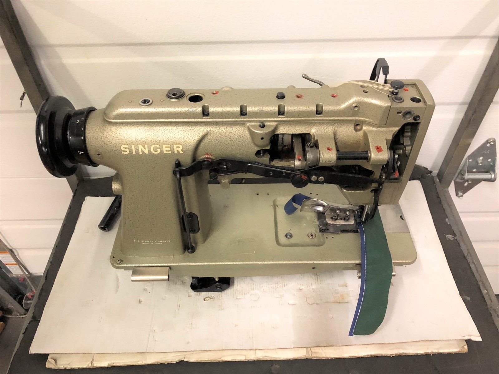 SINGER 211U166A WALKING FOOT VERTICAL BOB REV BINDING+ INDUSTRIAL SEWING MACHINE
