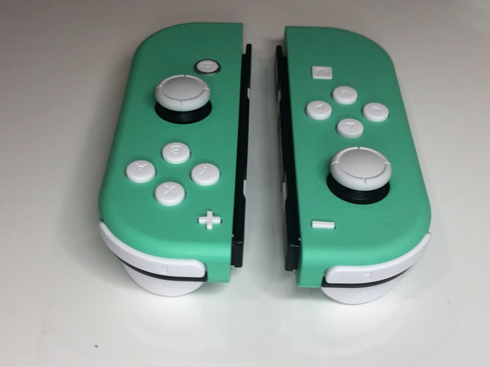 グリーン×ホワイト ジョイコンカスタム Nintendo Switch Customized Joy cons Mint Green w/ White