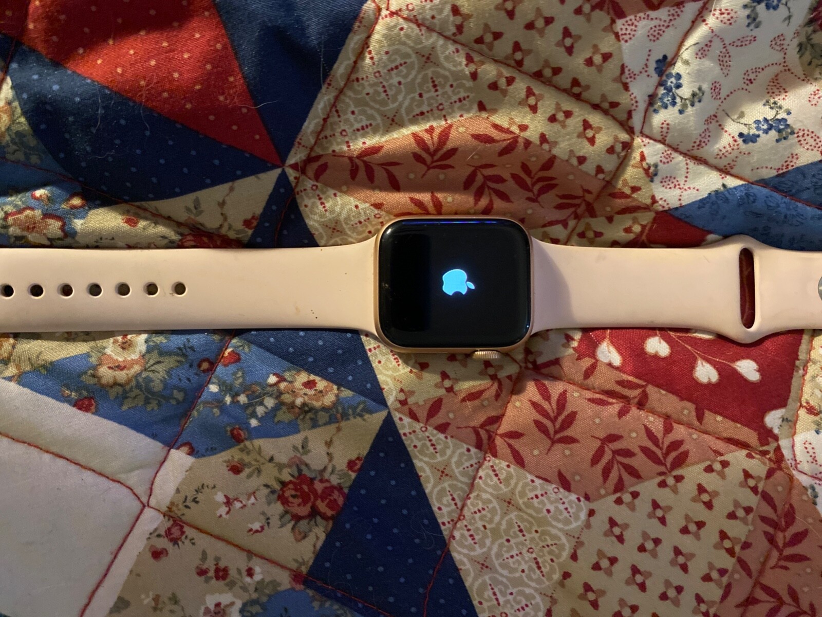 Apple watch se 40mm black. Apple watch se 40 мм. Apple watch 3 esim. Apple watch series 6 44mm. Apple watch series 7 44mm.