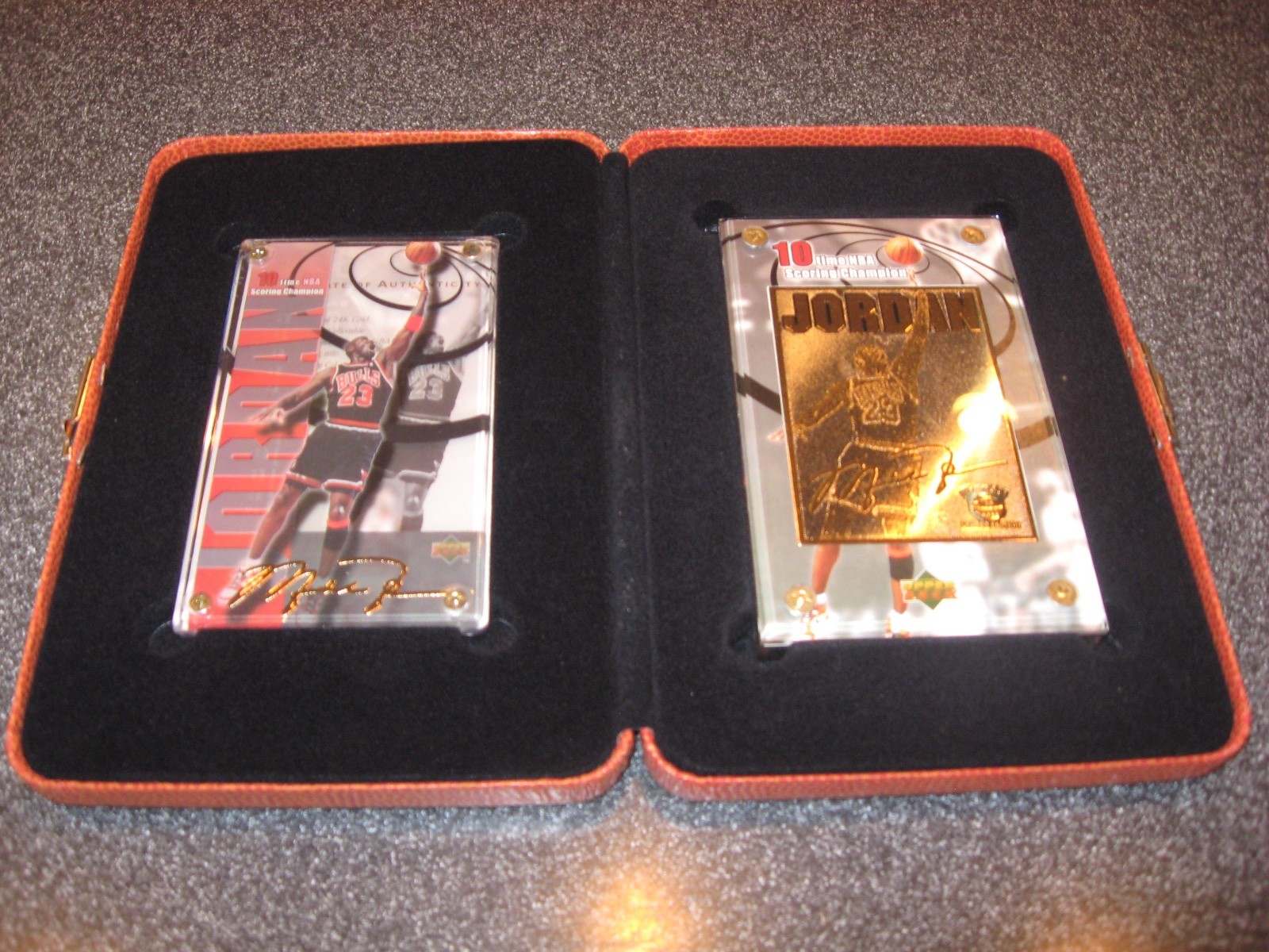 VINTAGE UPPER DECK MICHAEL JORDAN 24K GOLD COLLECTIBLE