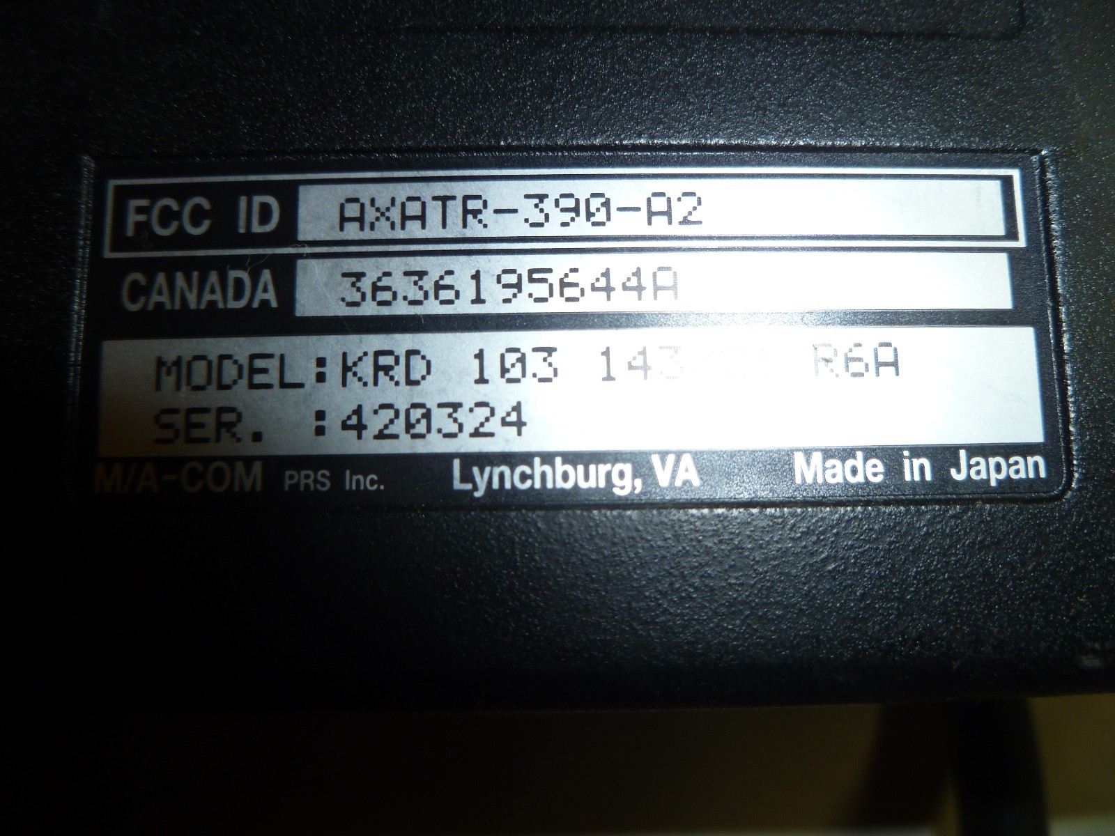 Ericsson M/A Com KRD 103 143/21 800 MHz Two Way Radio with Mic o128