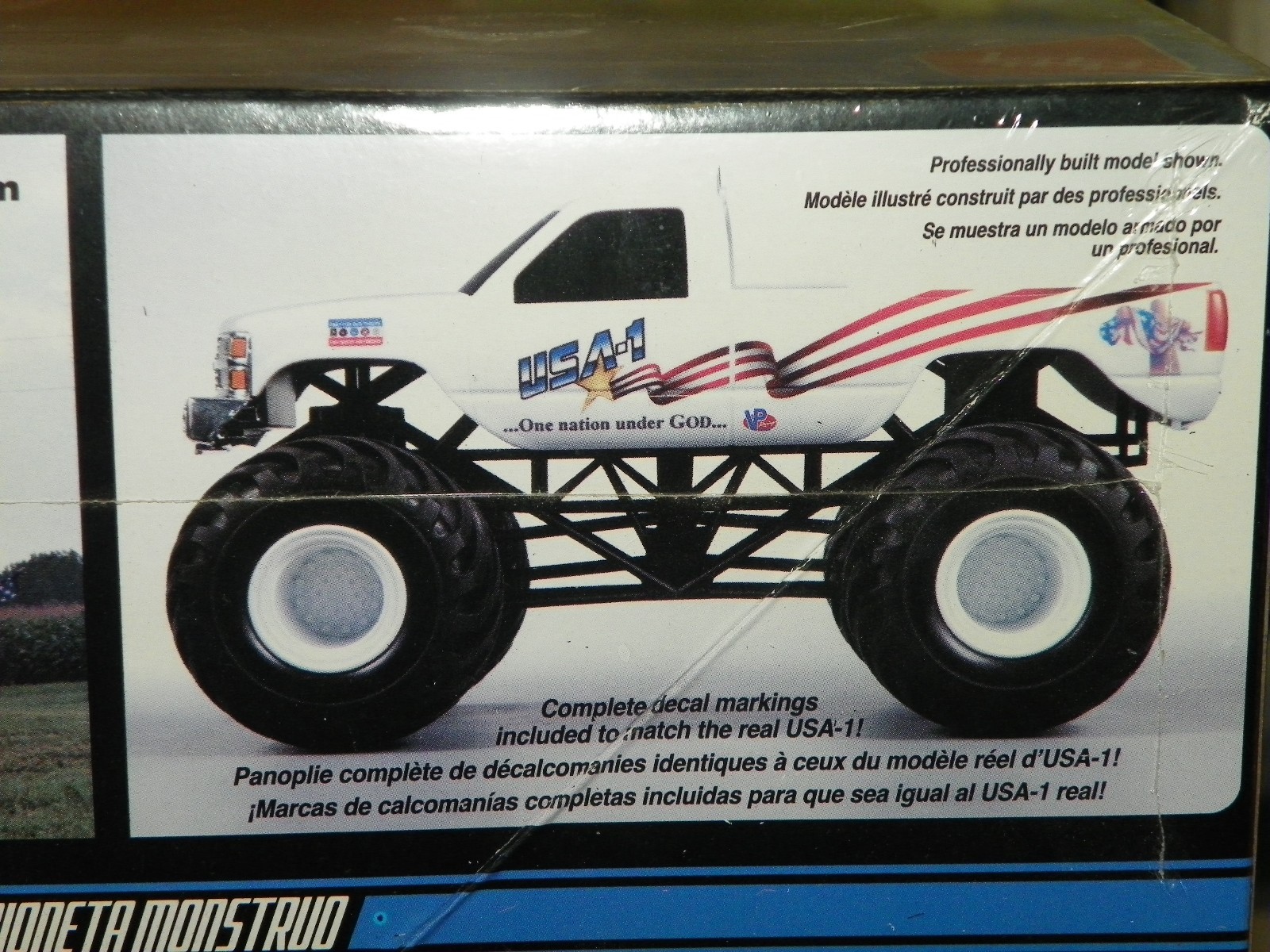 AMT 1/32 USA-1 CHEVROLET MONSTER TRUCK SNAP IT Plastic Model Kit #672L/12