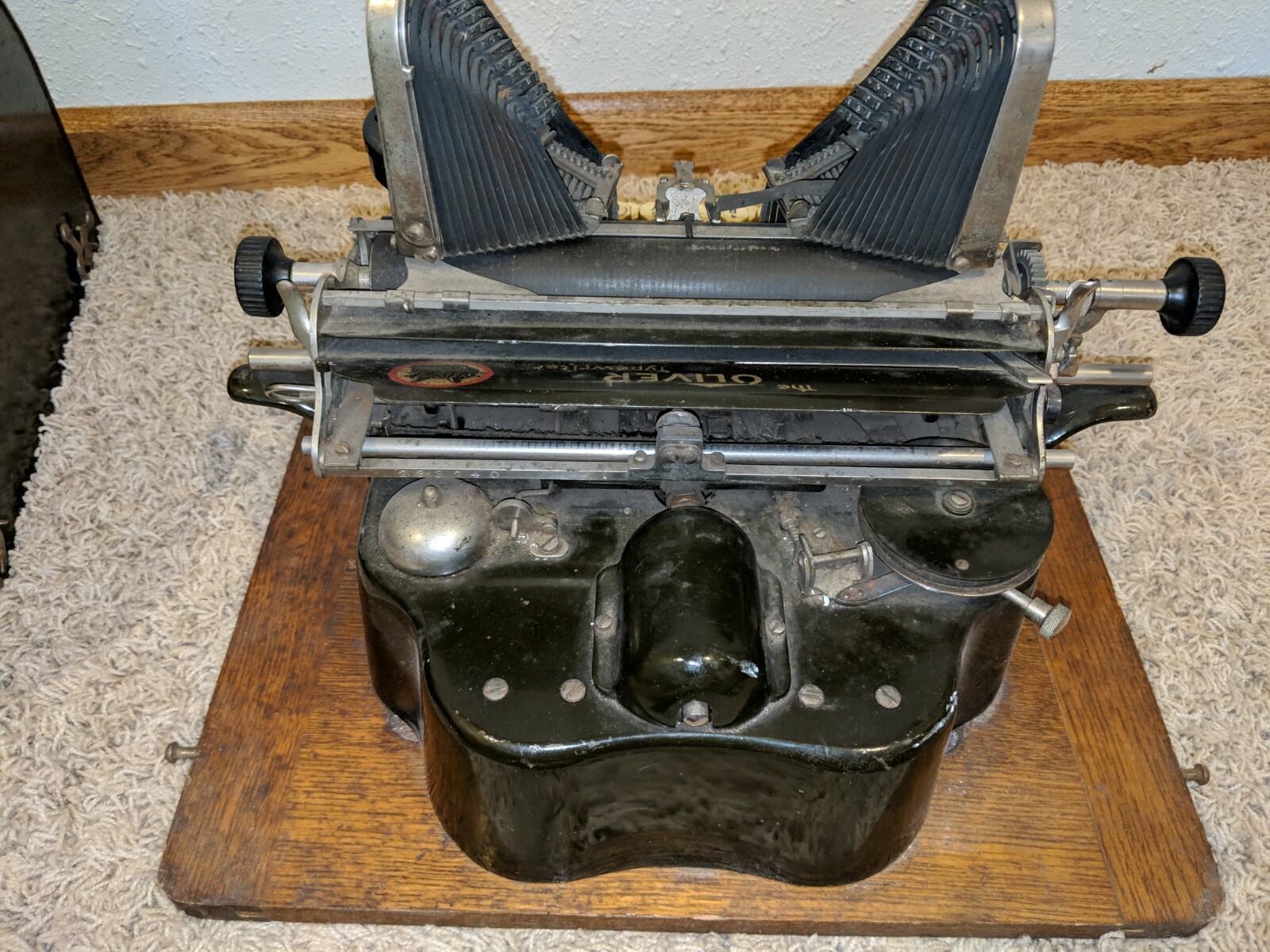 Vintage 1912 OLIVER No. 5 Typewriter w/Base & Case, in Working Condition! RARE!!