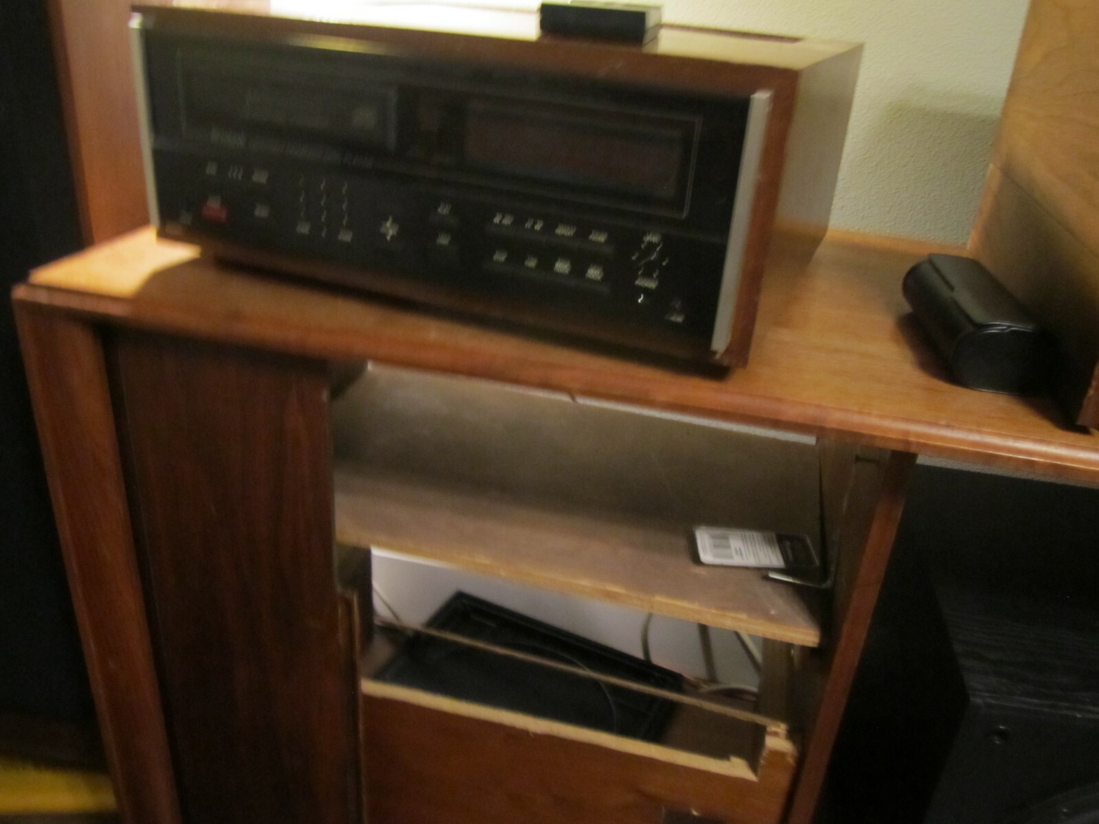 McIntosh MCD 7007 cd player/ wood case/ remote control