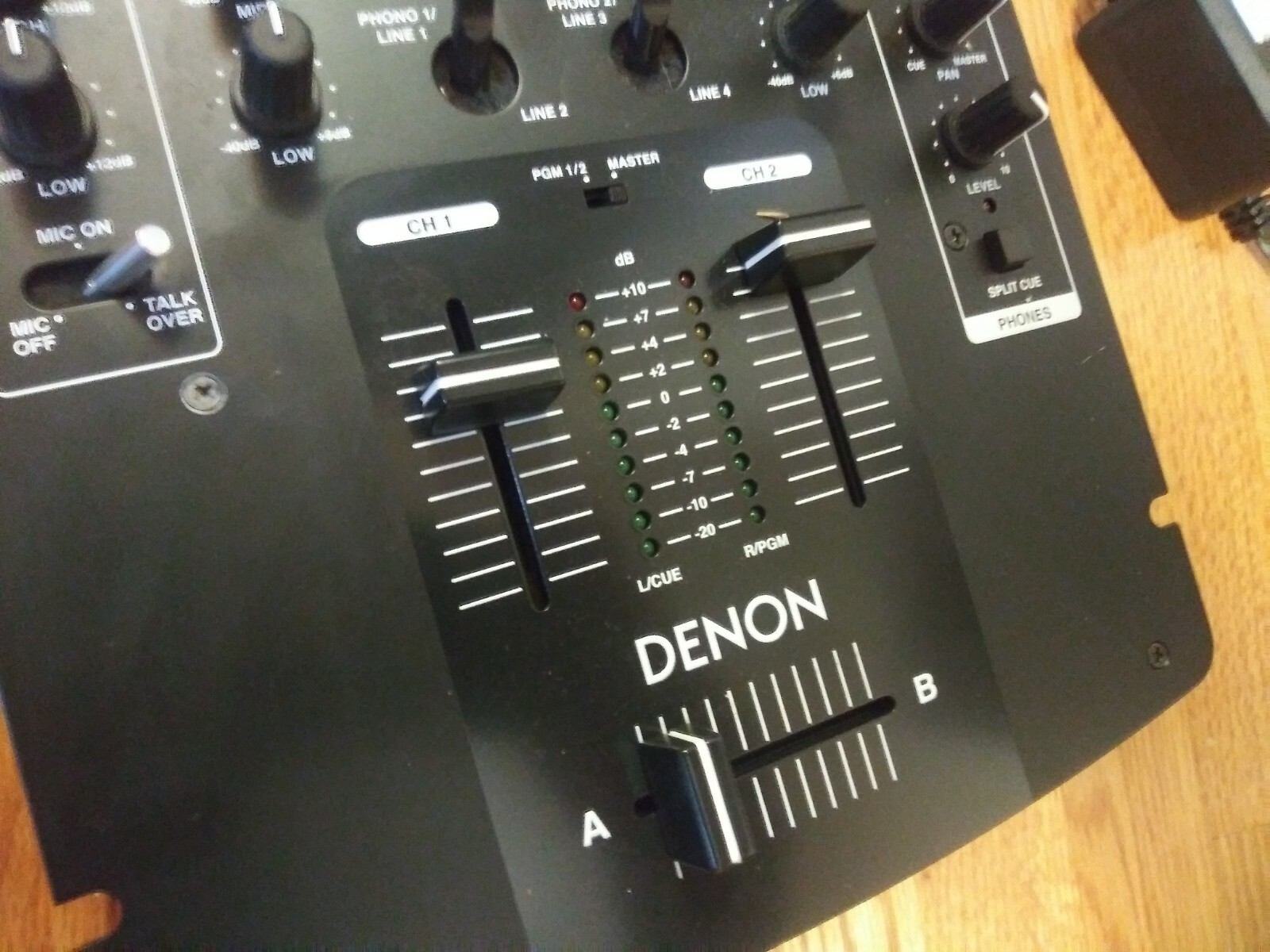 DENON DN-X120 DJ mixer