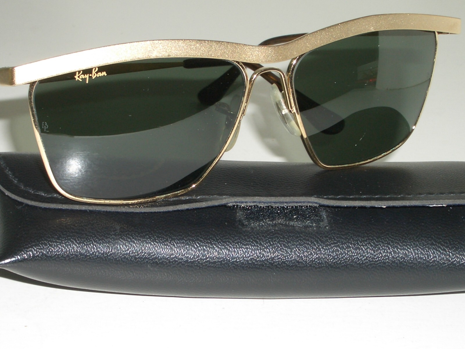 VINTAGE B&L RAY-BAN W1303 G15 UV MATTE GOLD FINISH OLYMPIAN VINTAGE B&L RAY-BAN W1303 G15 UV MATTE GOLD FINISH OLYMPIAN
