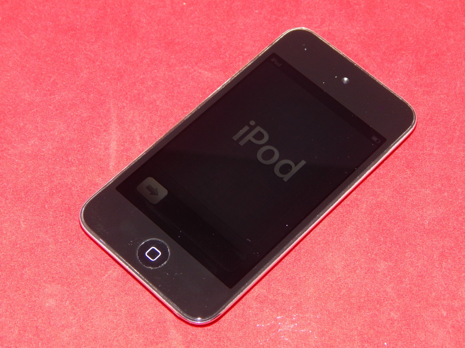 Apple iPod touch 4th Generation Black (8 GB) Good Used Condition
