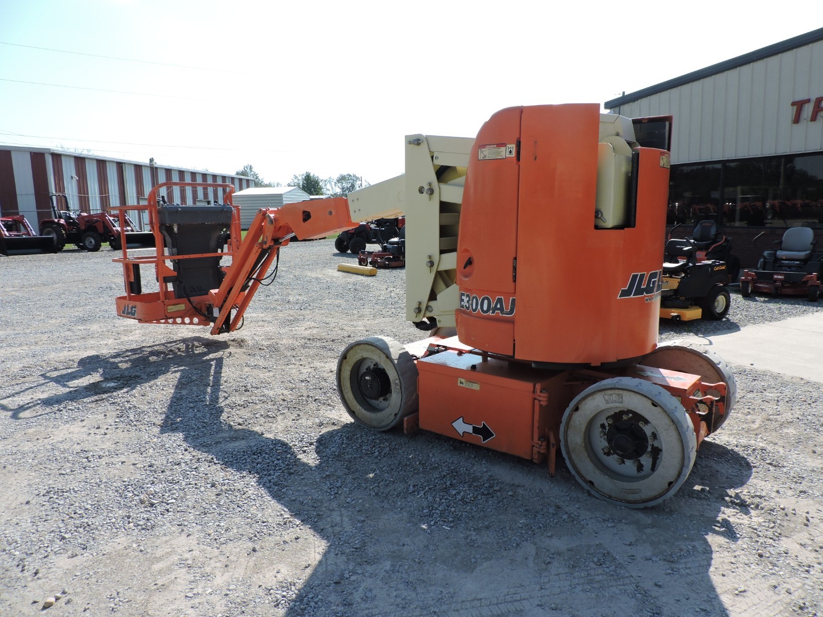 2008 JLG E300AJ ARTICULATING BOOM LIFT - NON MARKING TIRES - VERY LOW HOURS!!