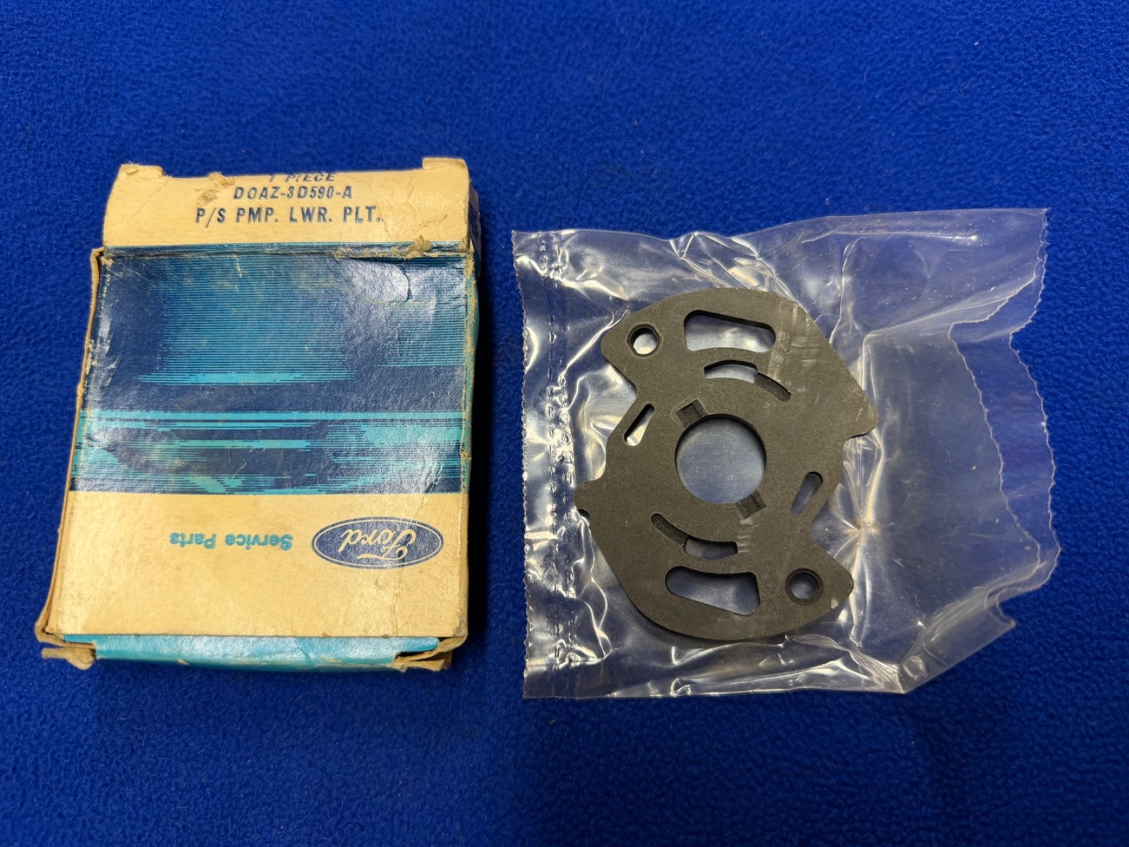 Ford Genuine NOS Power Steering Pump Lower Plate D0AZ-3D590-A