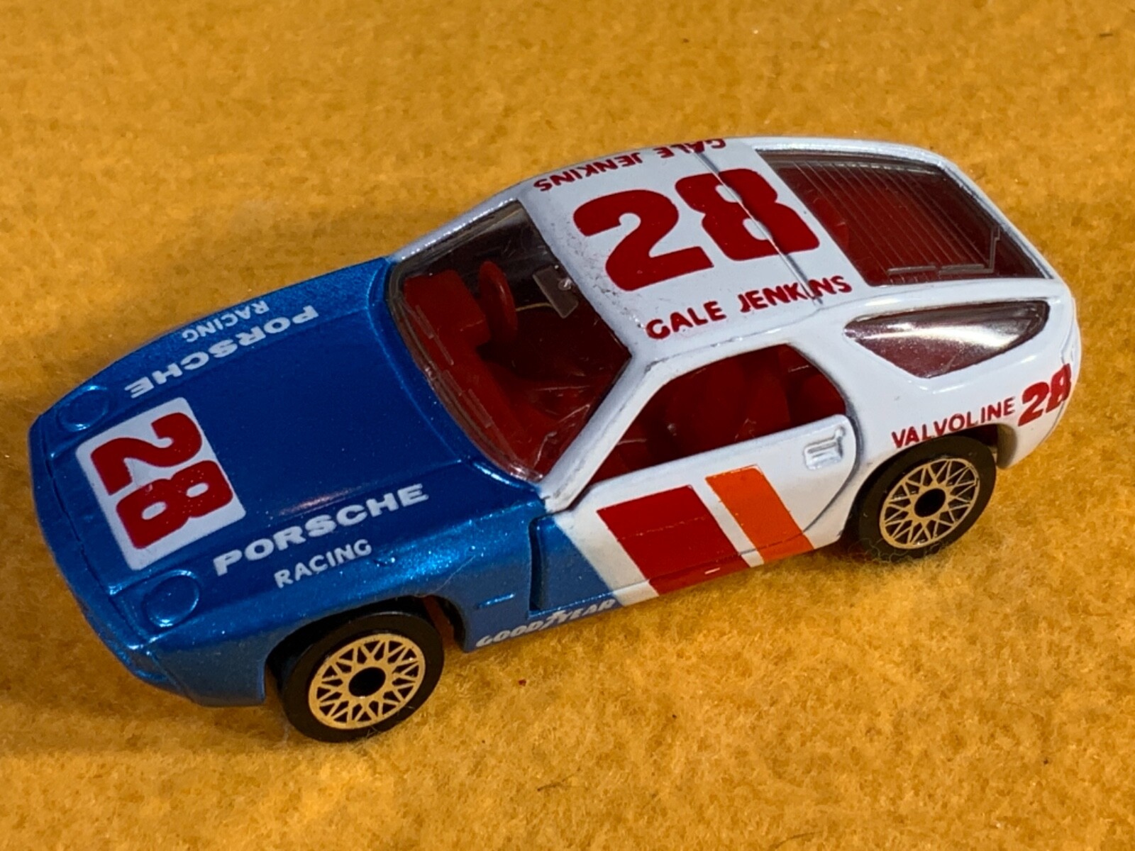 1/18 ポルシェ928S 1979 Porsche シルバー MGC製