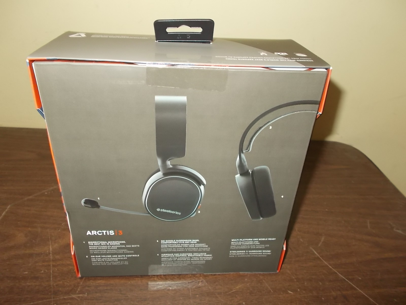 SteelSeries Arctis 3 All-Platform Gaming Headset for PC, PlayStation 4- NIB!
