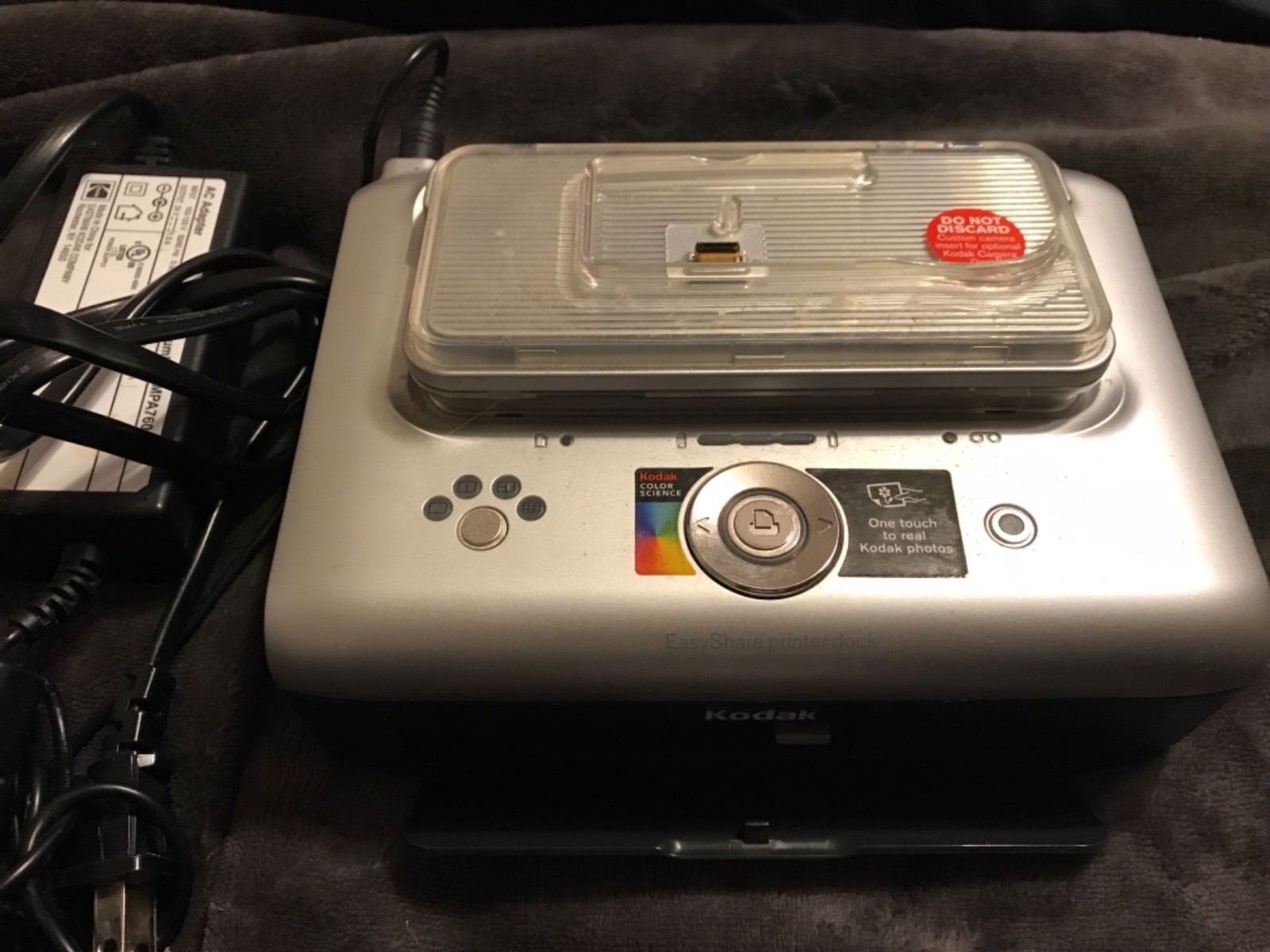 Kodak EasyShare Z740 5.0MP Digital Camera - Silver and printer dock